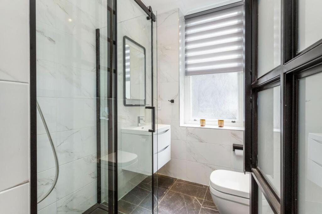 Apartamento Modern Chelsea Flat, 3Bd 2Bath, With Parking Londres Exterior foto